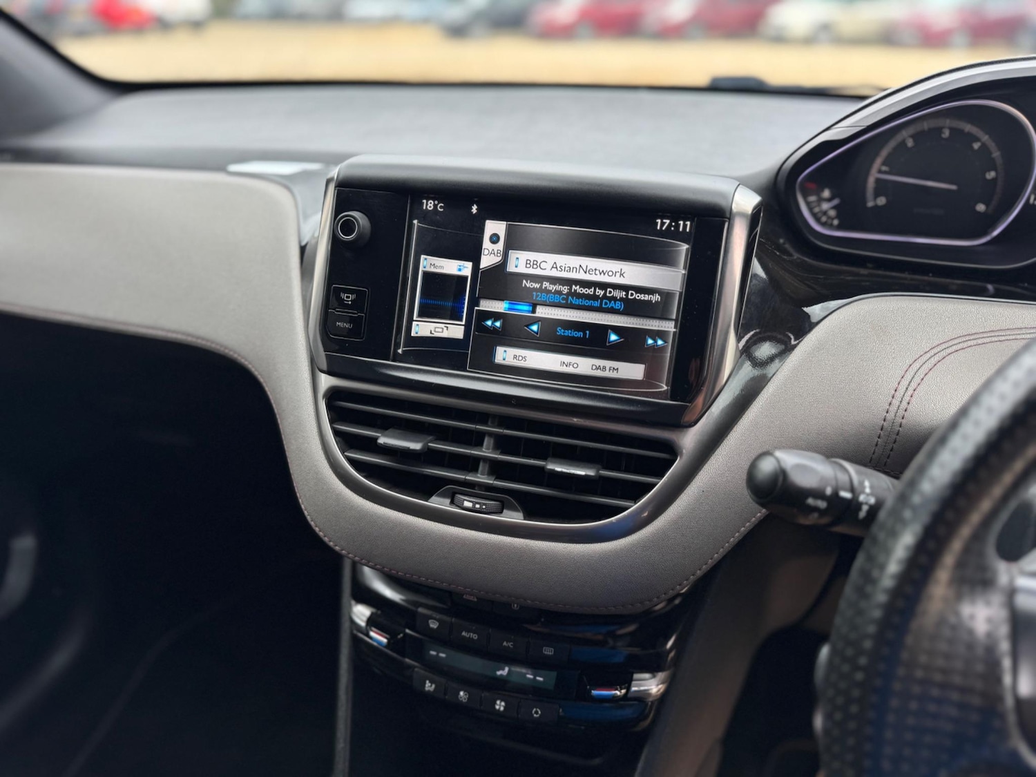 Used Peugeot 208 2014 for sale - 76867029: Photo 16