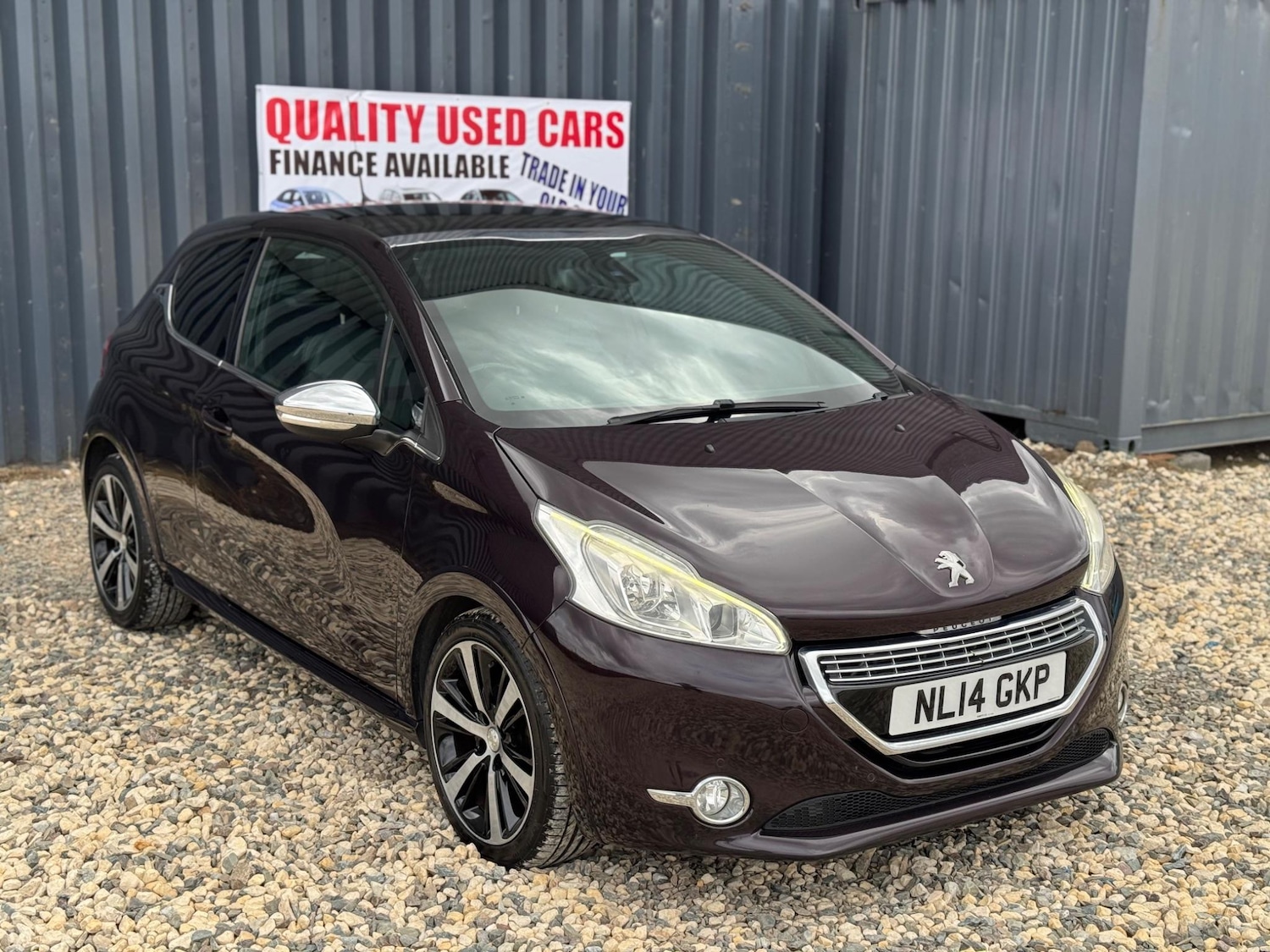 Used Peugeot 208 2014 for sale - 76867029: Photo 2