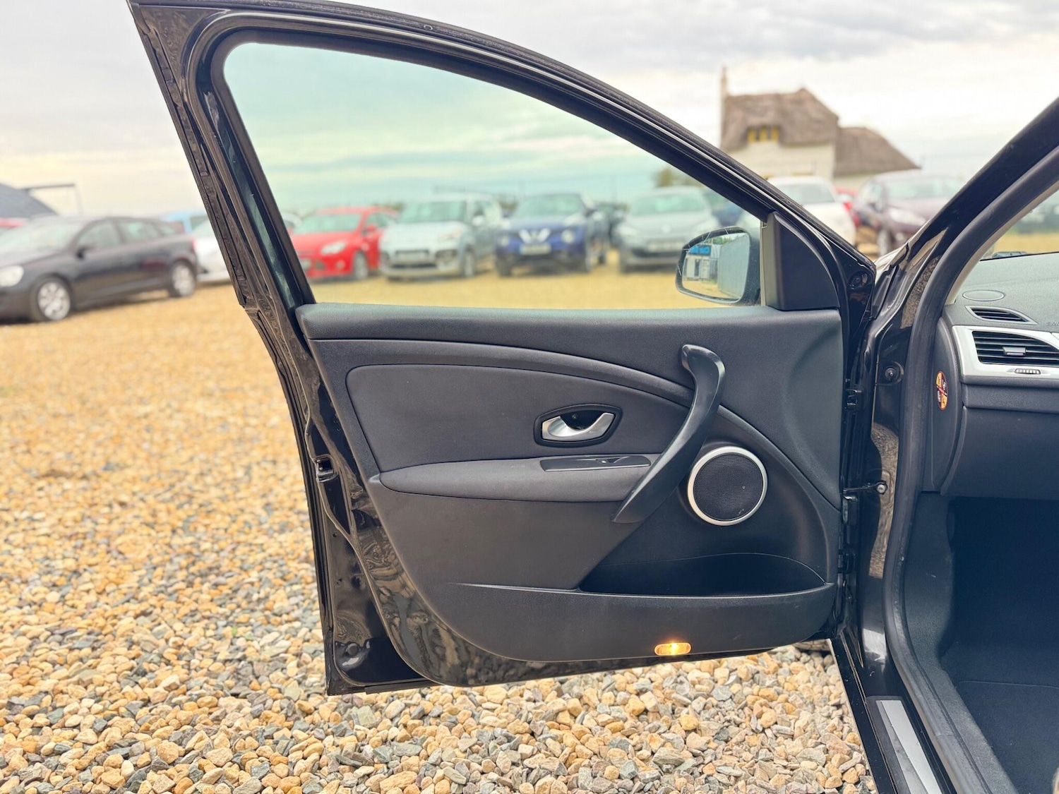 Used Renault Megane 2010 for sale - 76607428: Photo 12