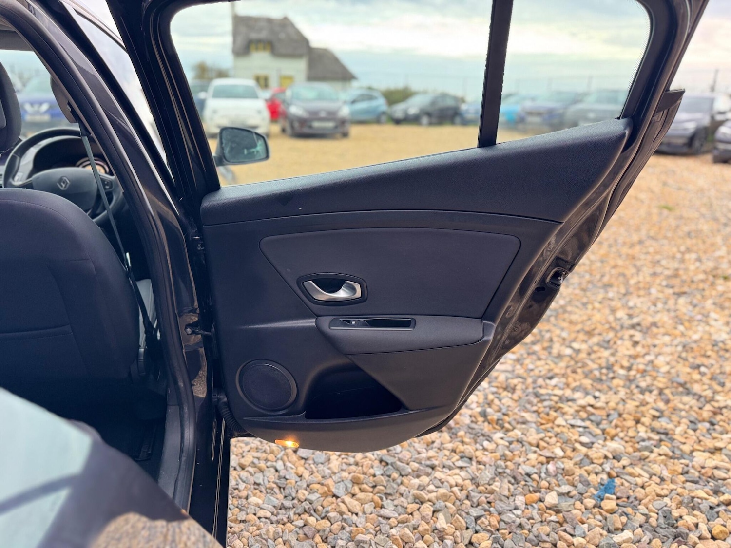 Used Renault Megane 2010 for sale - 76607428: Photo 20