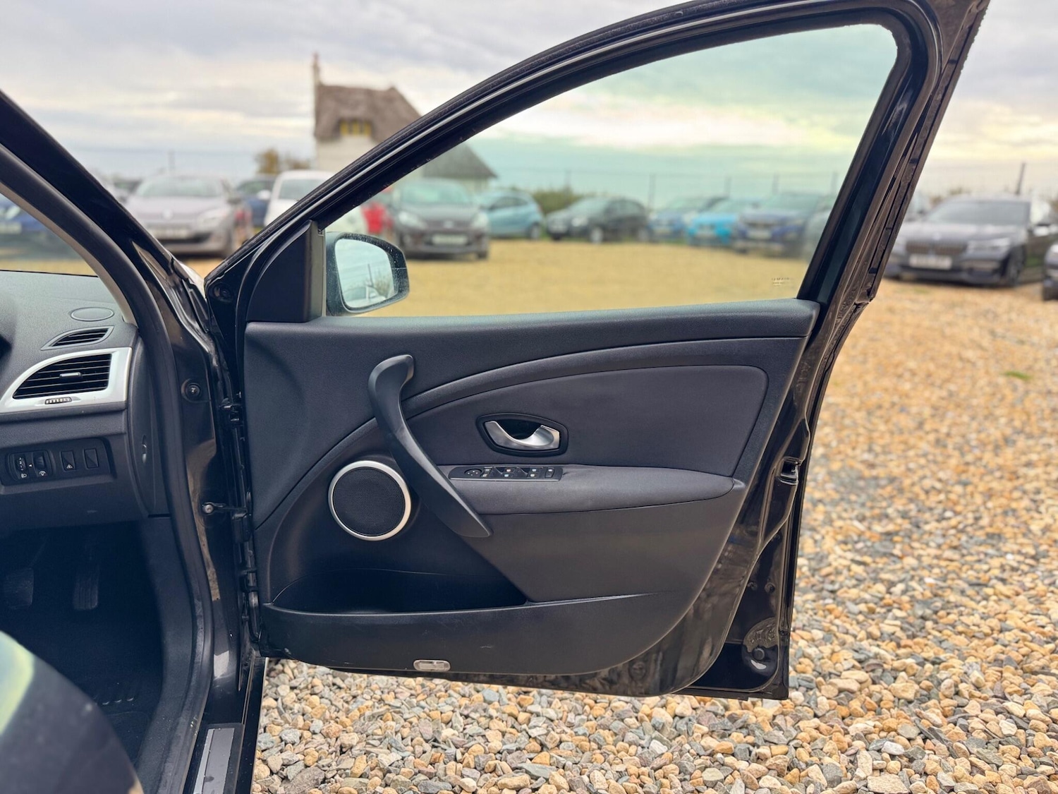 Used Renault Megane 2010 for sale - 76607428: Photo 23