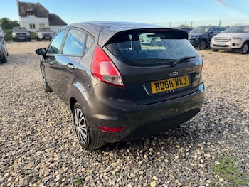 Used Ford Fiesta 2015 for sale - 78751945: Photo