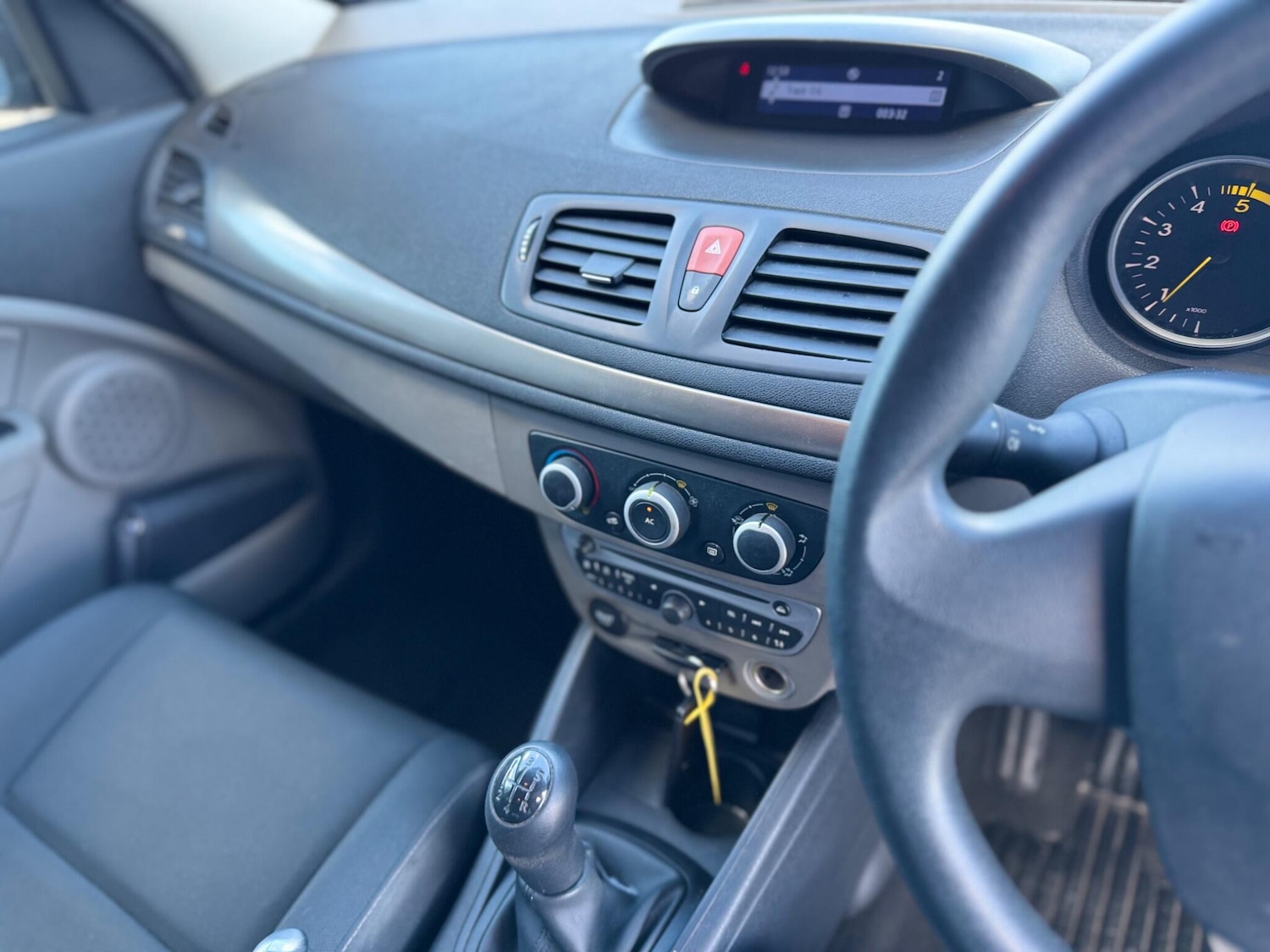 Used Renault Megane 2010 for sale - 77559843: Photo 11