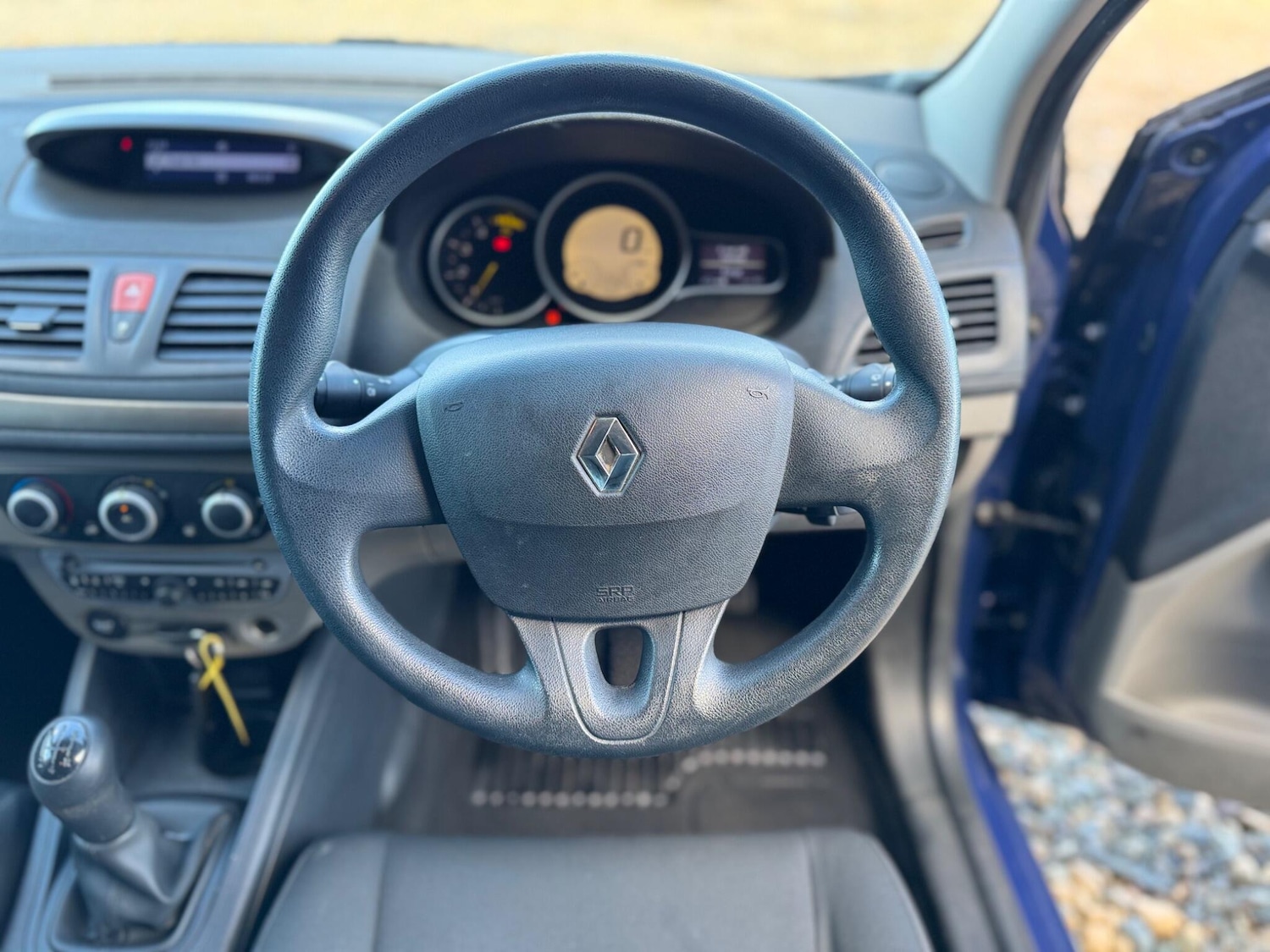 Used Renault Megane 2010 for sale - 77559843: Photo 28