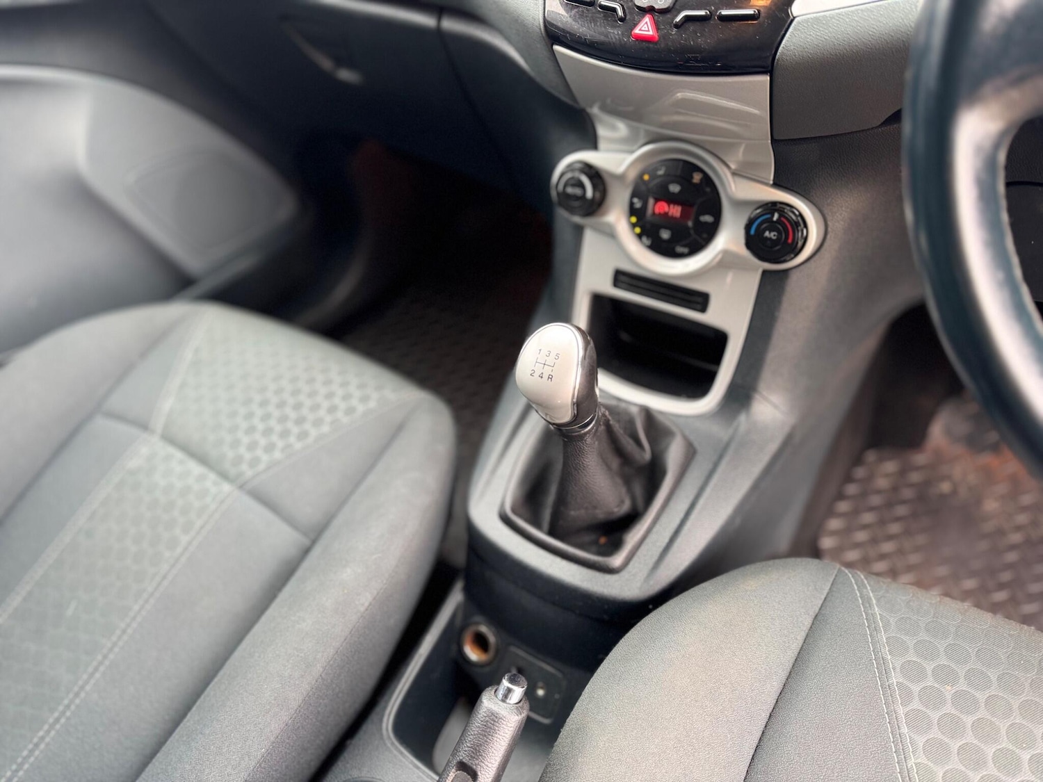 Used Ford Fiesta 2011 for sale - 76994796: Photo 13