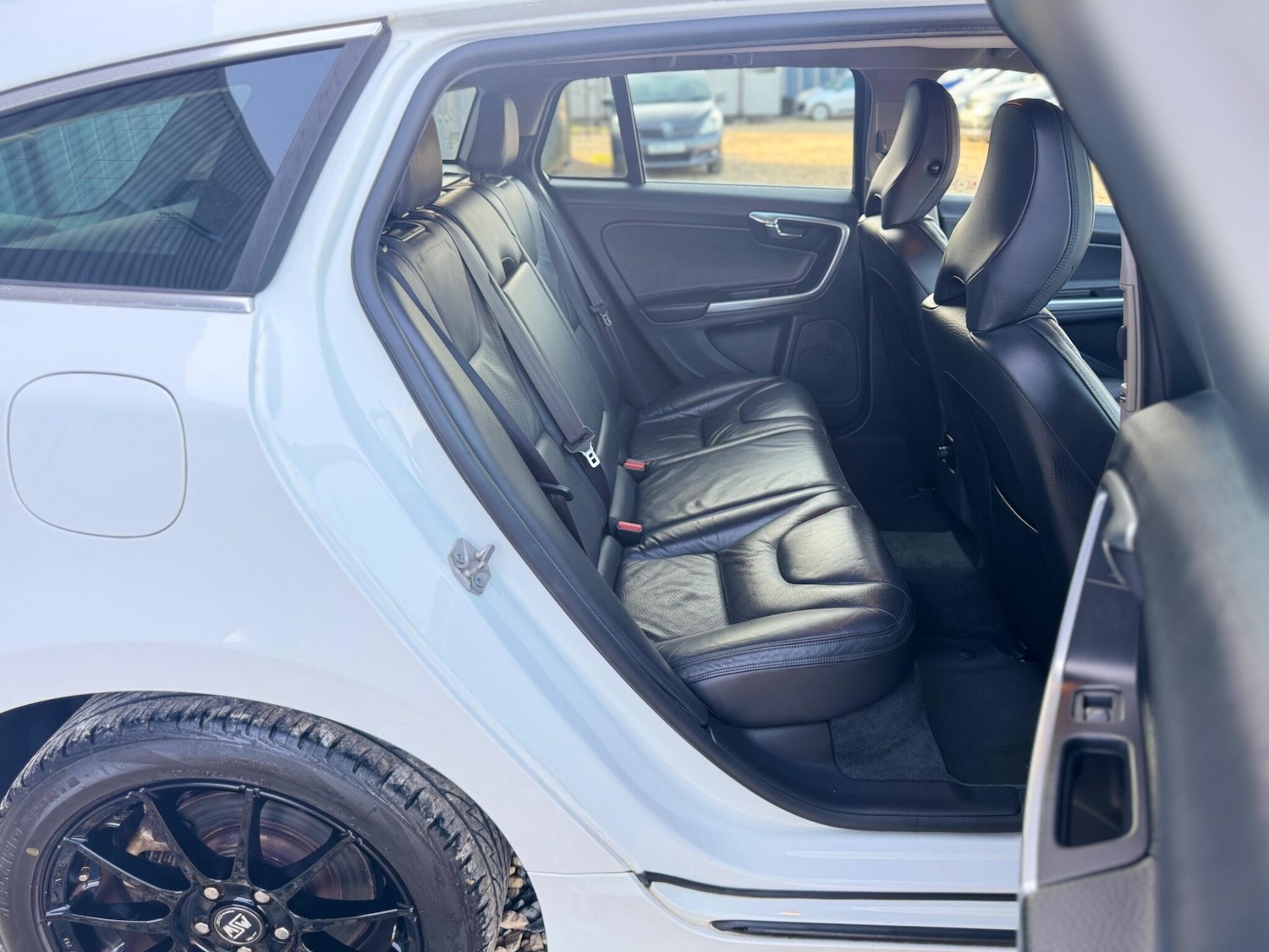 Used Volvo V60 for sale - 77684300: Photo 24