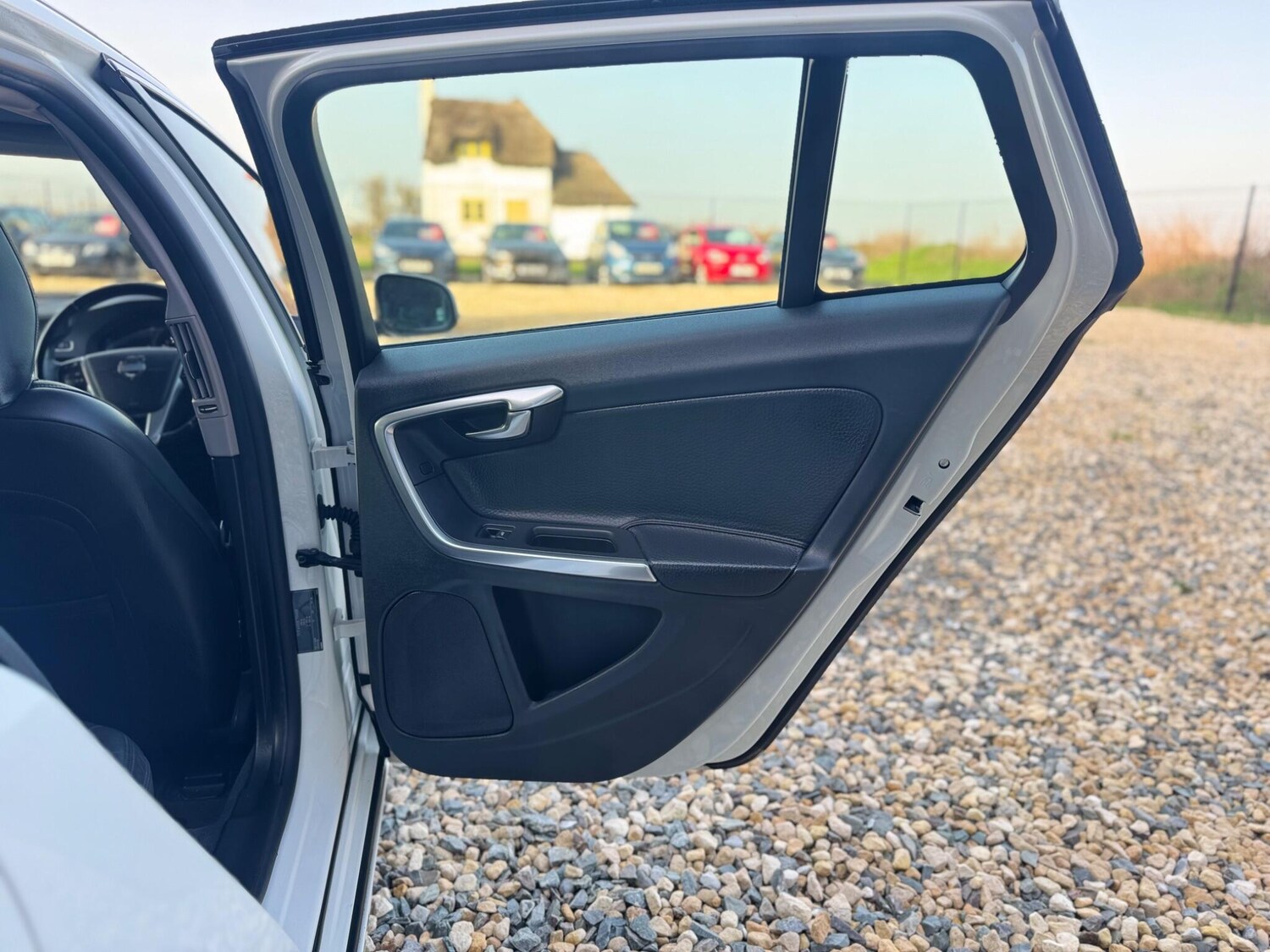 Used Volvo V60 for sale - 77684300: Photo 26