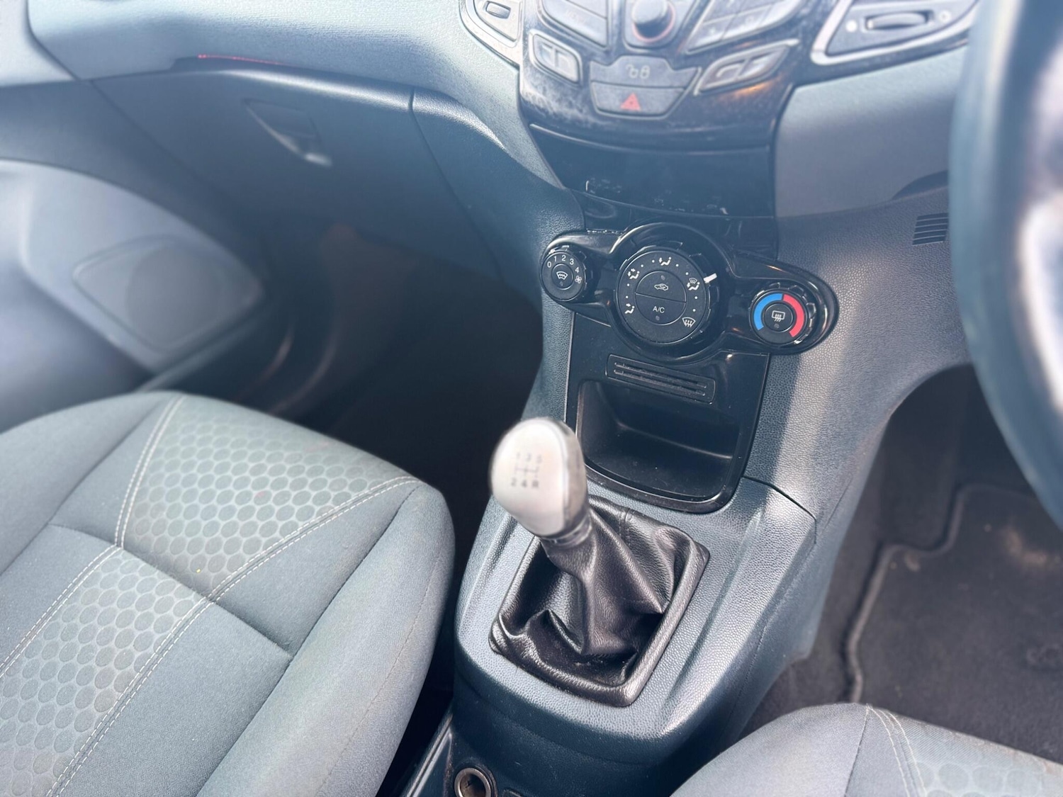 Used Ford Fiesta 2010 for sale - 77215844: Photo 12