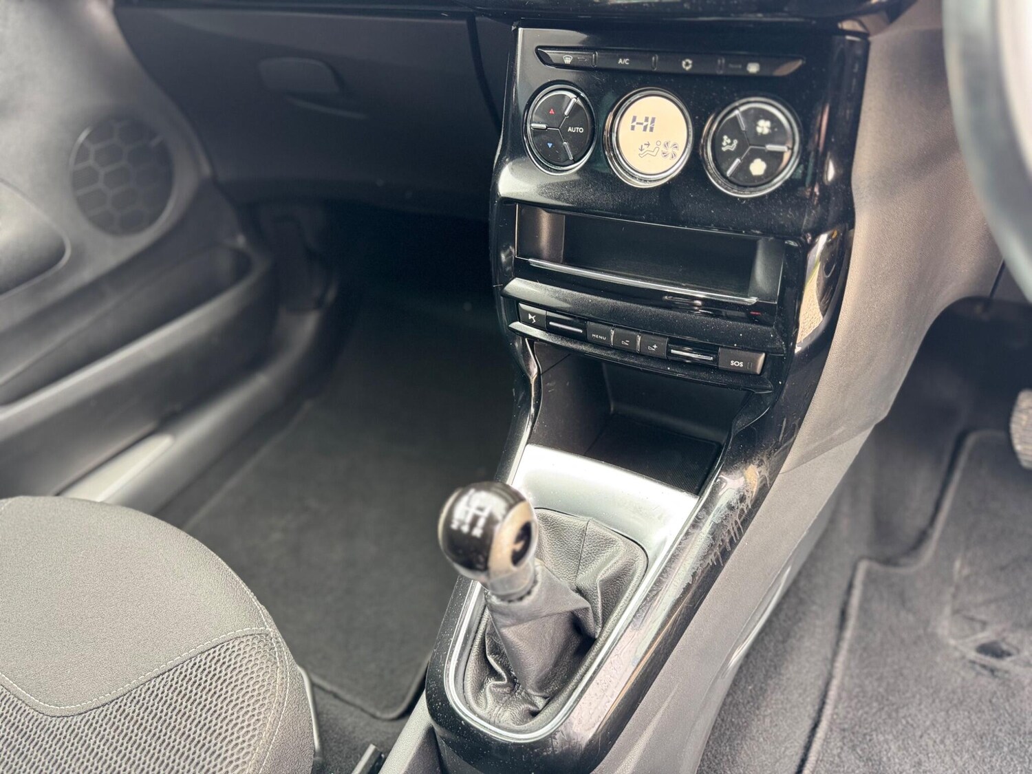 Used DS Automobiles DS 3 2015 for sale - 76867010: Photo 27