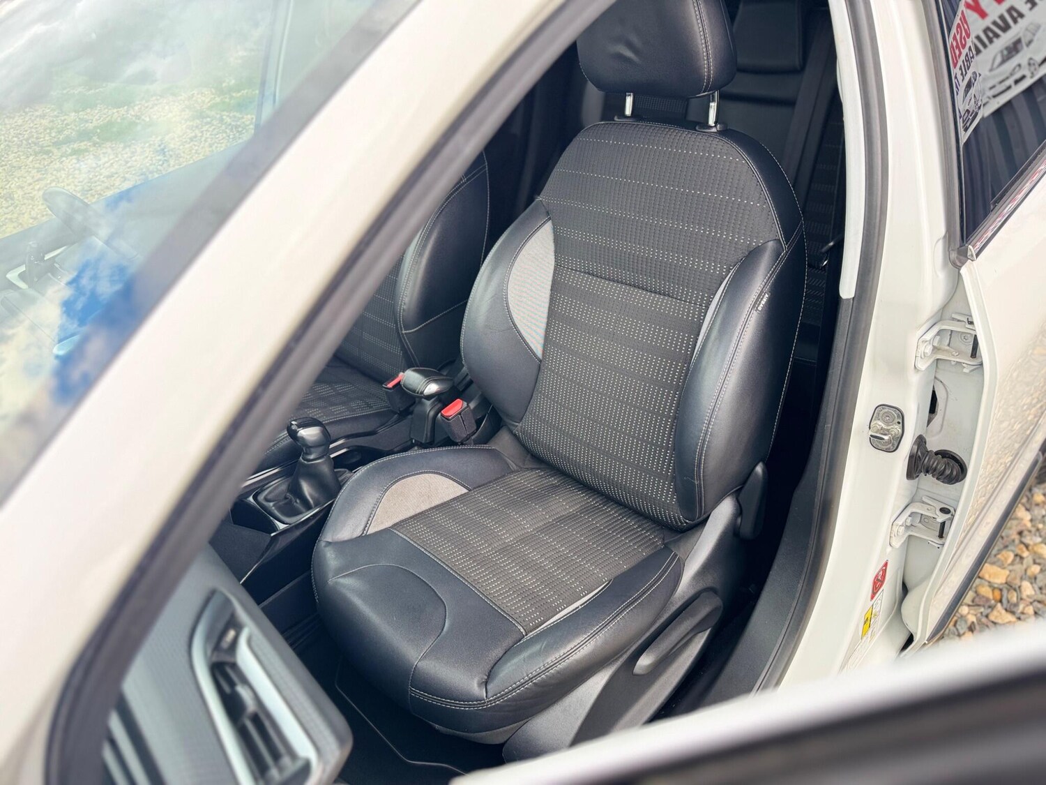 Used Peugeot 2008 2015 for sale - 76607466: Photo 14