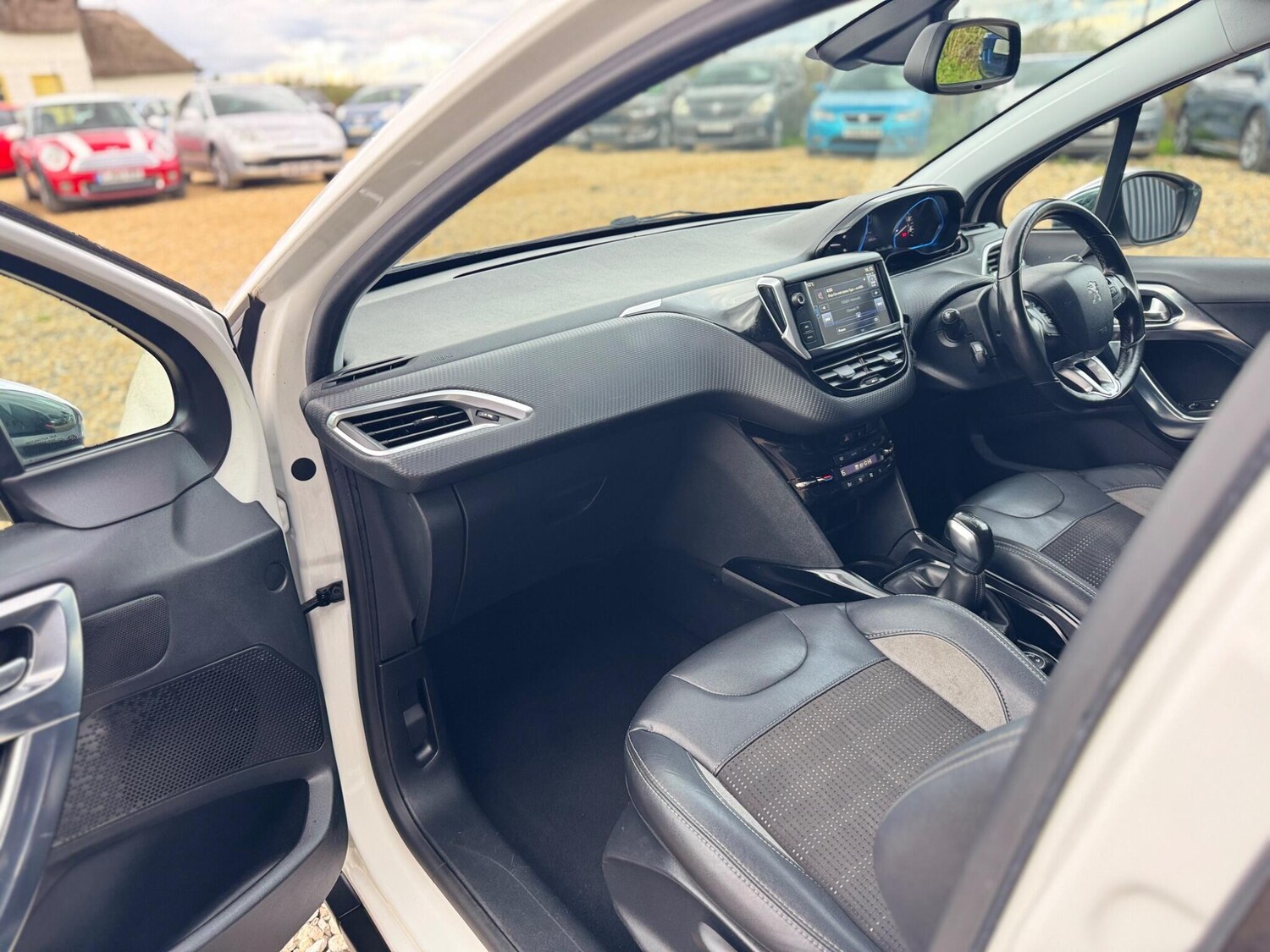 Used Peugeot 2008 2015 for sale - 76607466: Photo 16