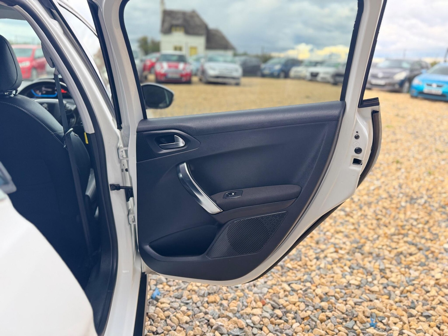 Used Peugeot 2008 2015 for sale - 76607466: Photo 20