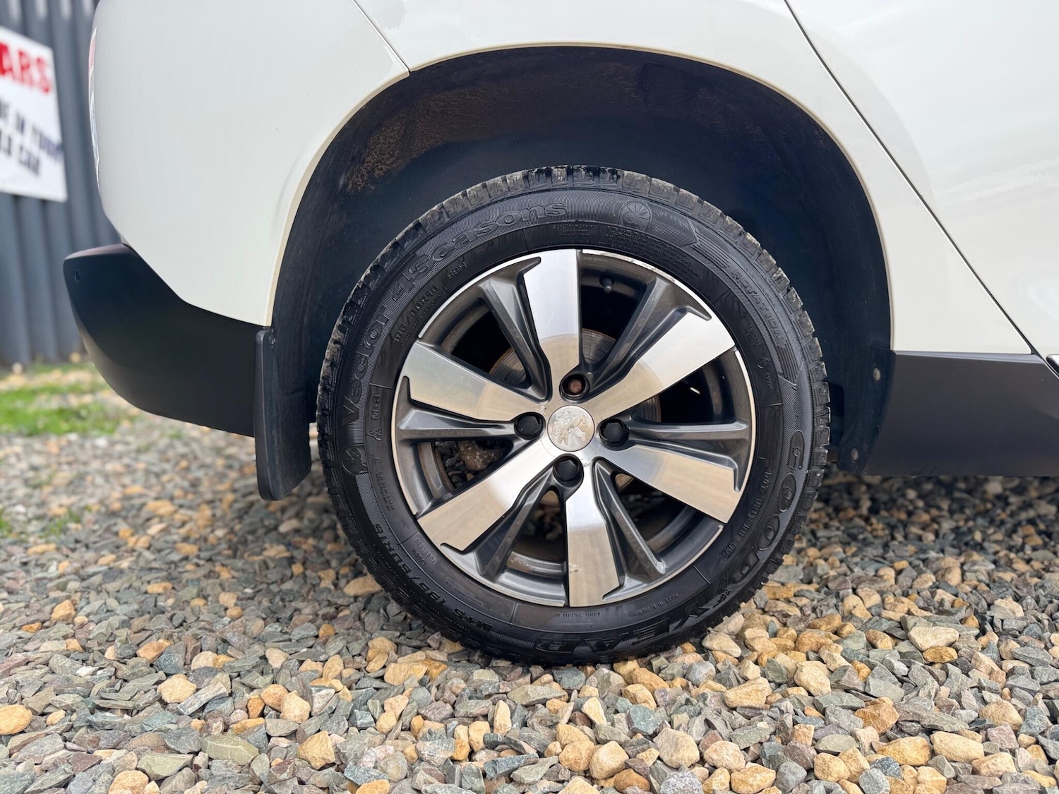 Used Peugeot 2008 2015 for sale - 76607466: Photo 21