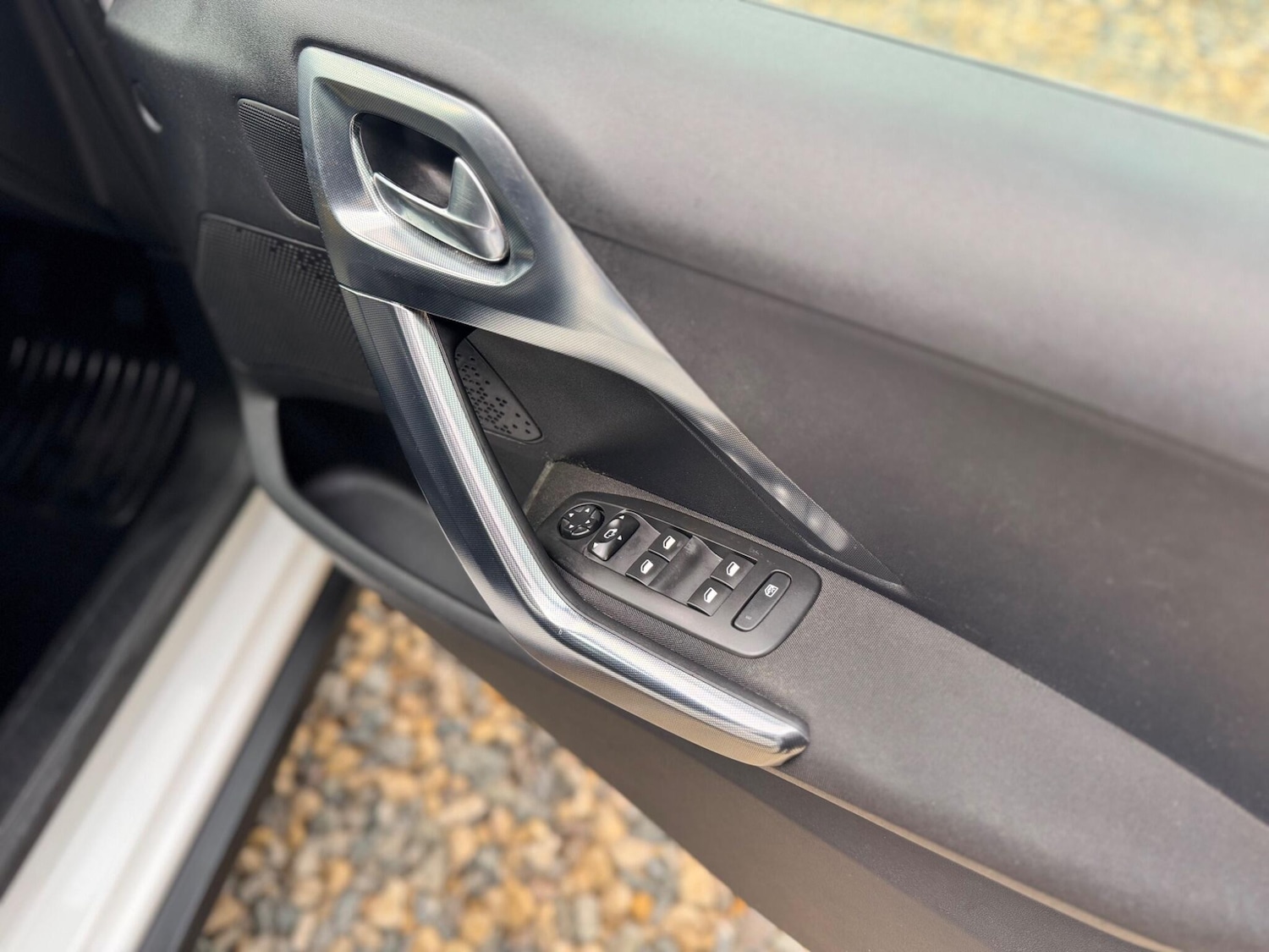 Used Peugeot 2008 2015 for sale - 76607466: Photo 28