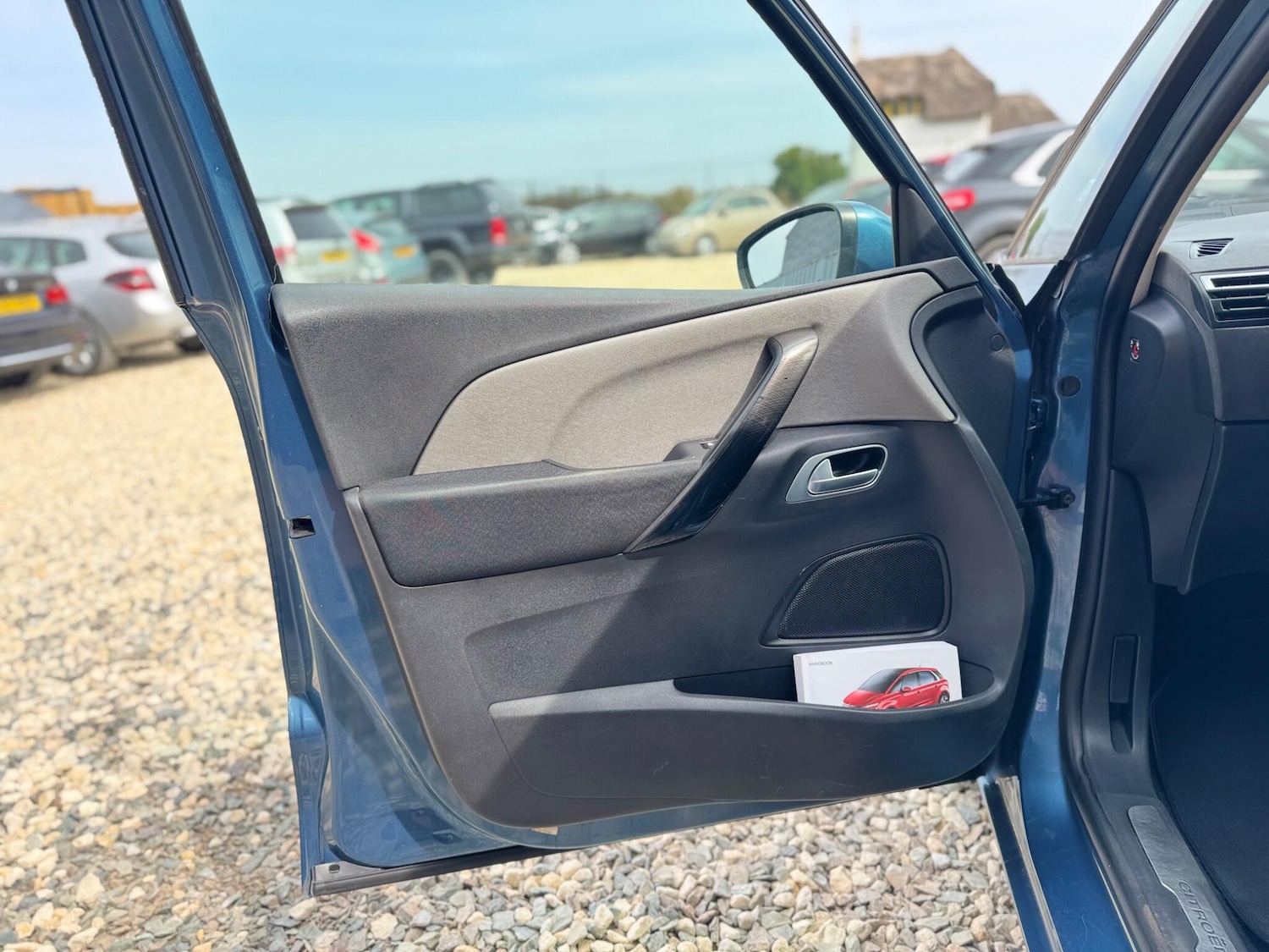 Used Citroen C4 Picasso 2015 for sale - 76607290: Photo 11