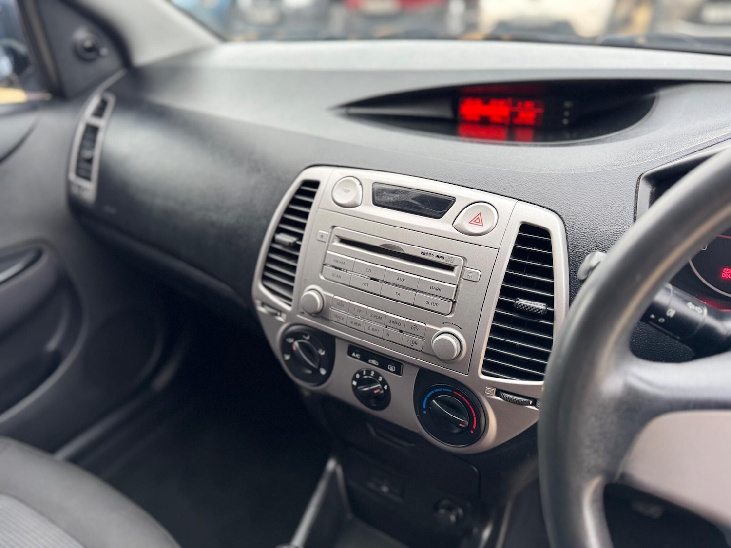 Used Hyundai i20 2010 for sale - 76867028: Photo 28