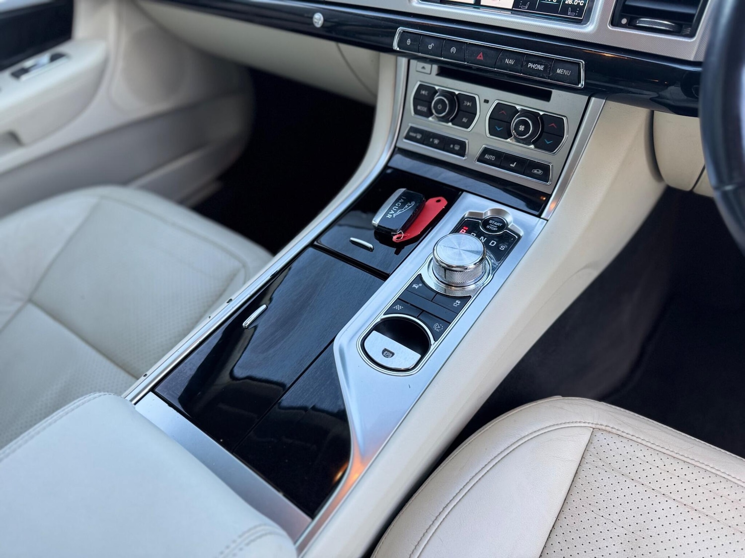 Used Jaguar XF 2013 for sale - 76607347: Photo 13