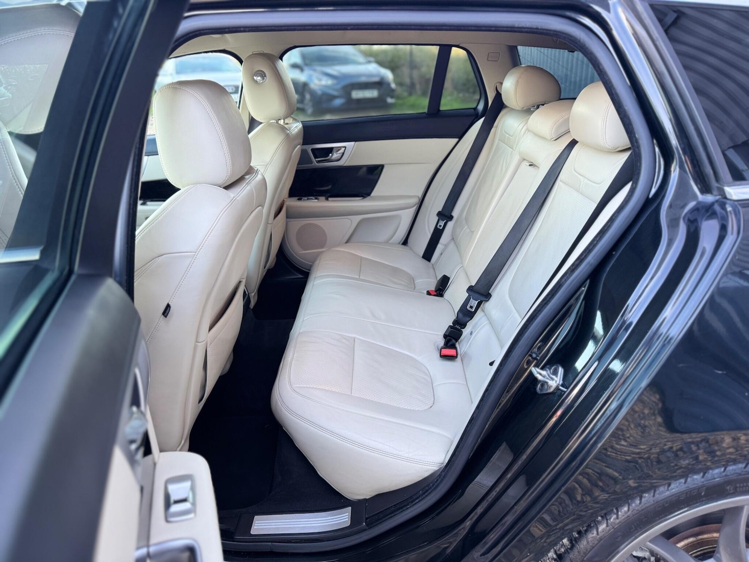 Used Jaguar XF 2013 for sale - 76607347: Photo 15