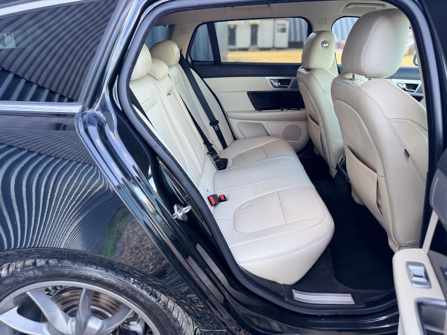 Used Jaguar XF 2013 for sale - 76607347: Photo 17