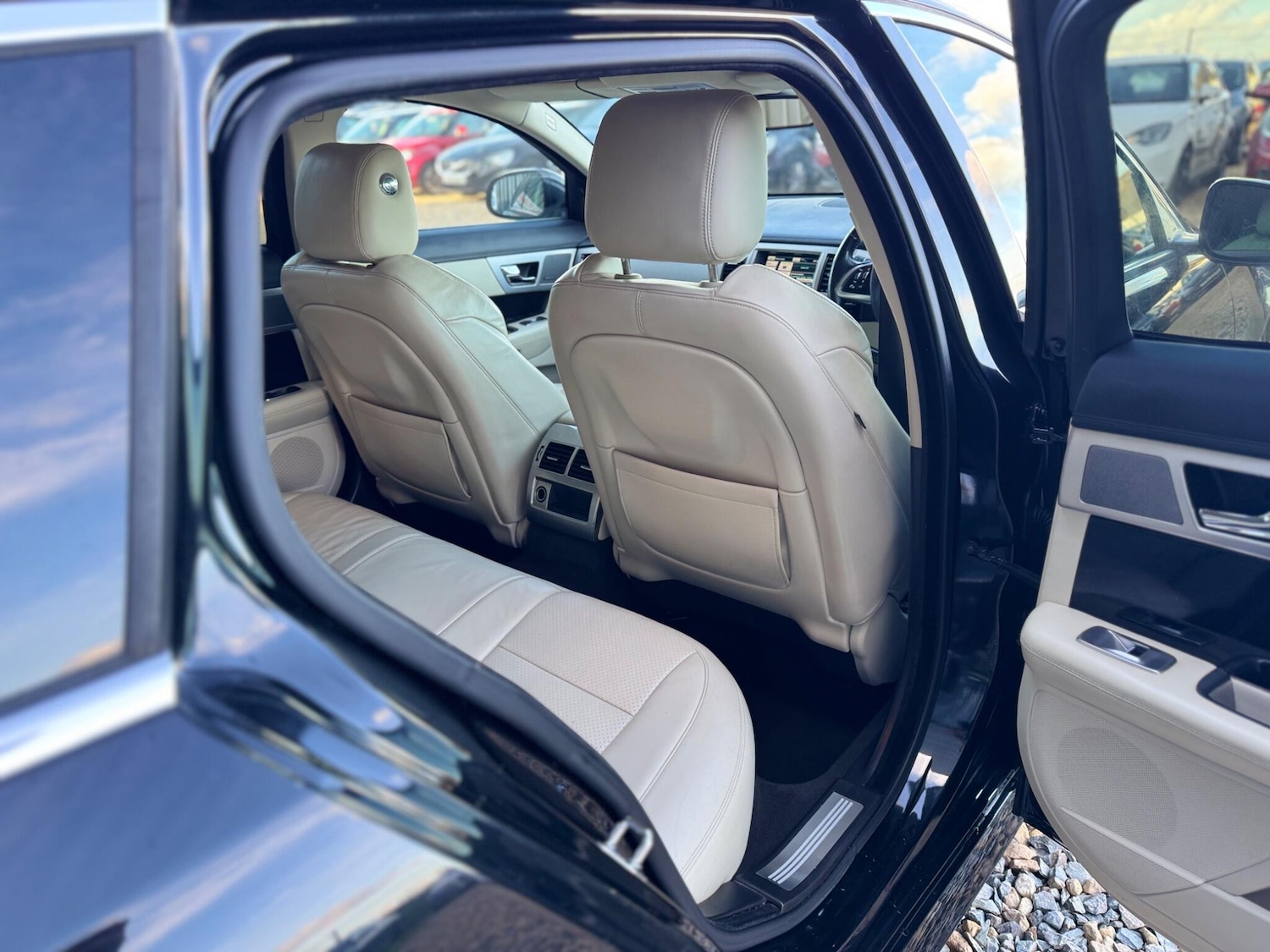 Used Jaguar XF 2013 for sale - 76607347: Photo 18