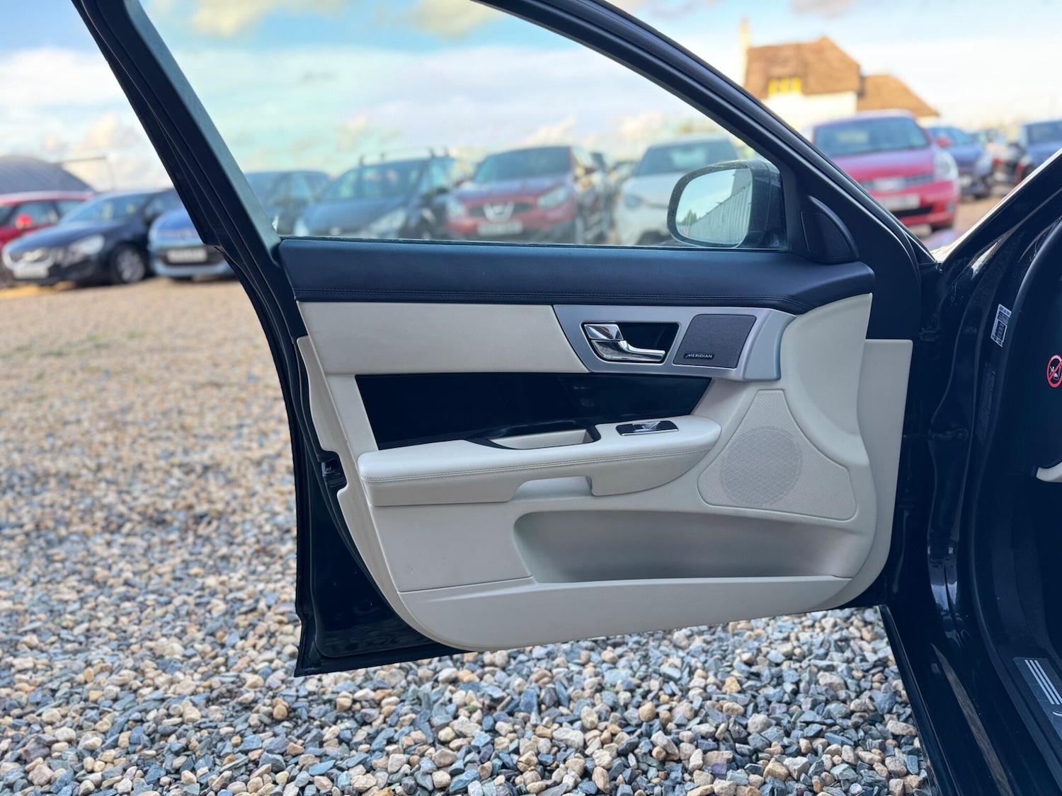 Used Jaguar XF 2013 for sale - 76607347: Photo 23