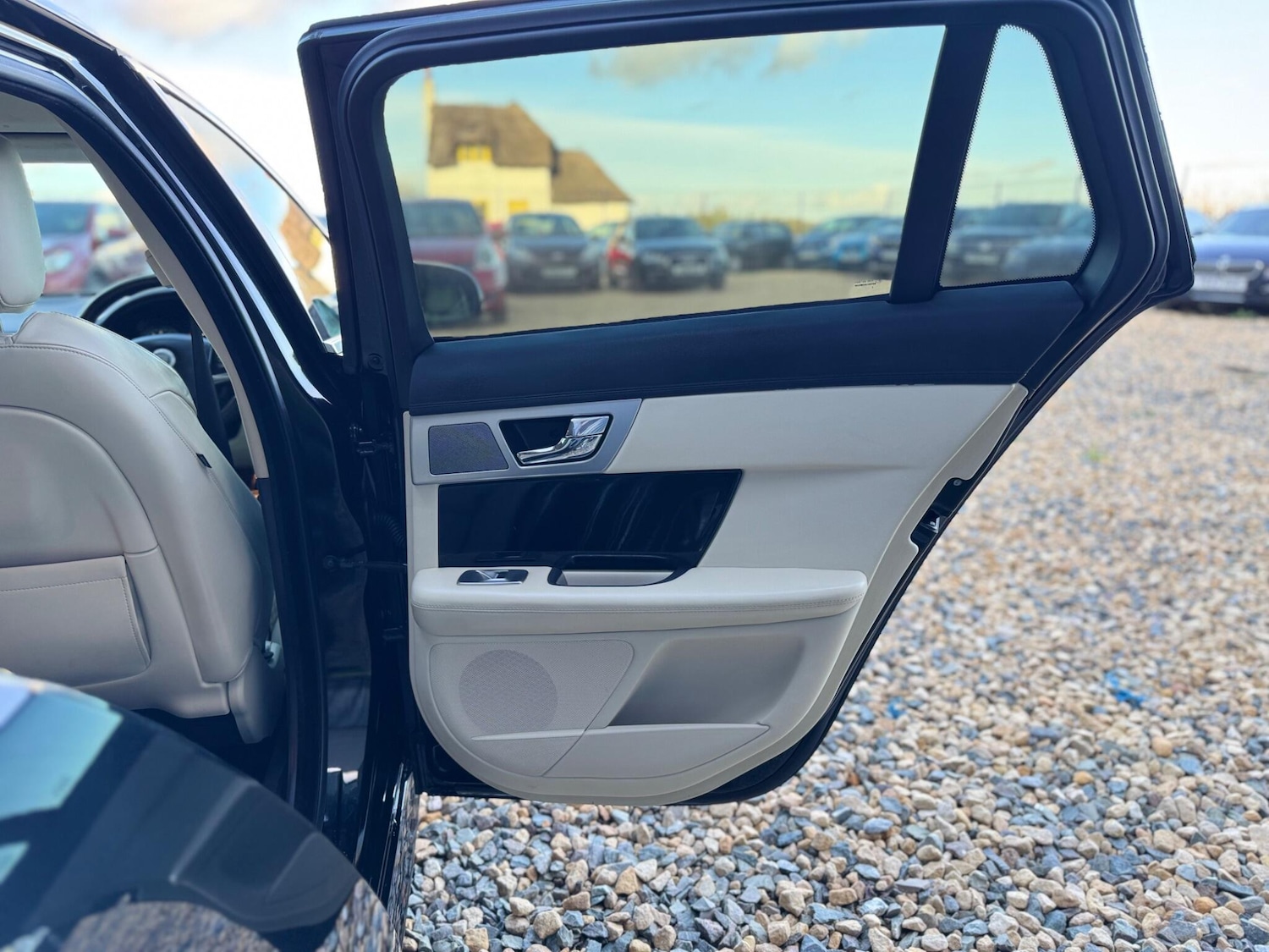 Used Jaguar XF 2013 for sale - 76607347: Photo 25