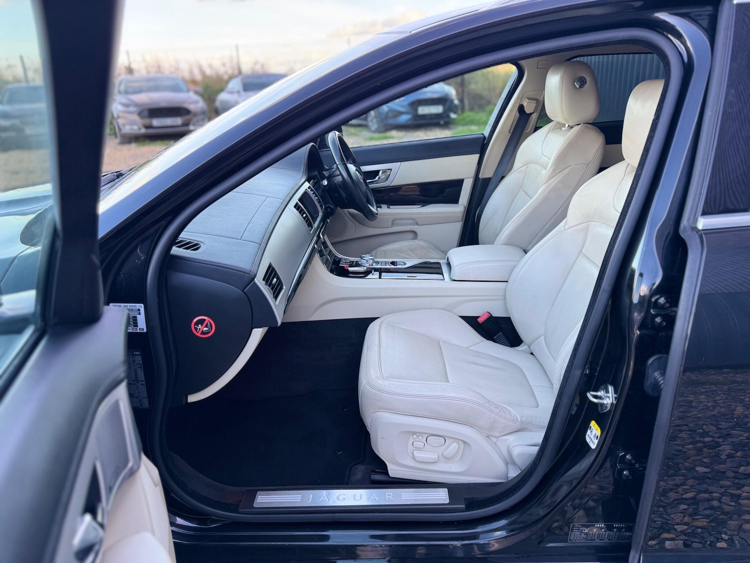 Used Jaguar XF 2013 for sale - 76607347: Photo 36