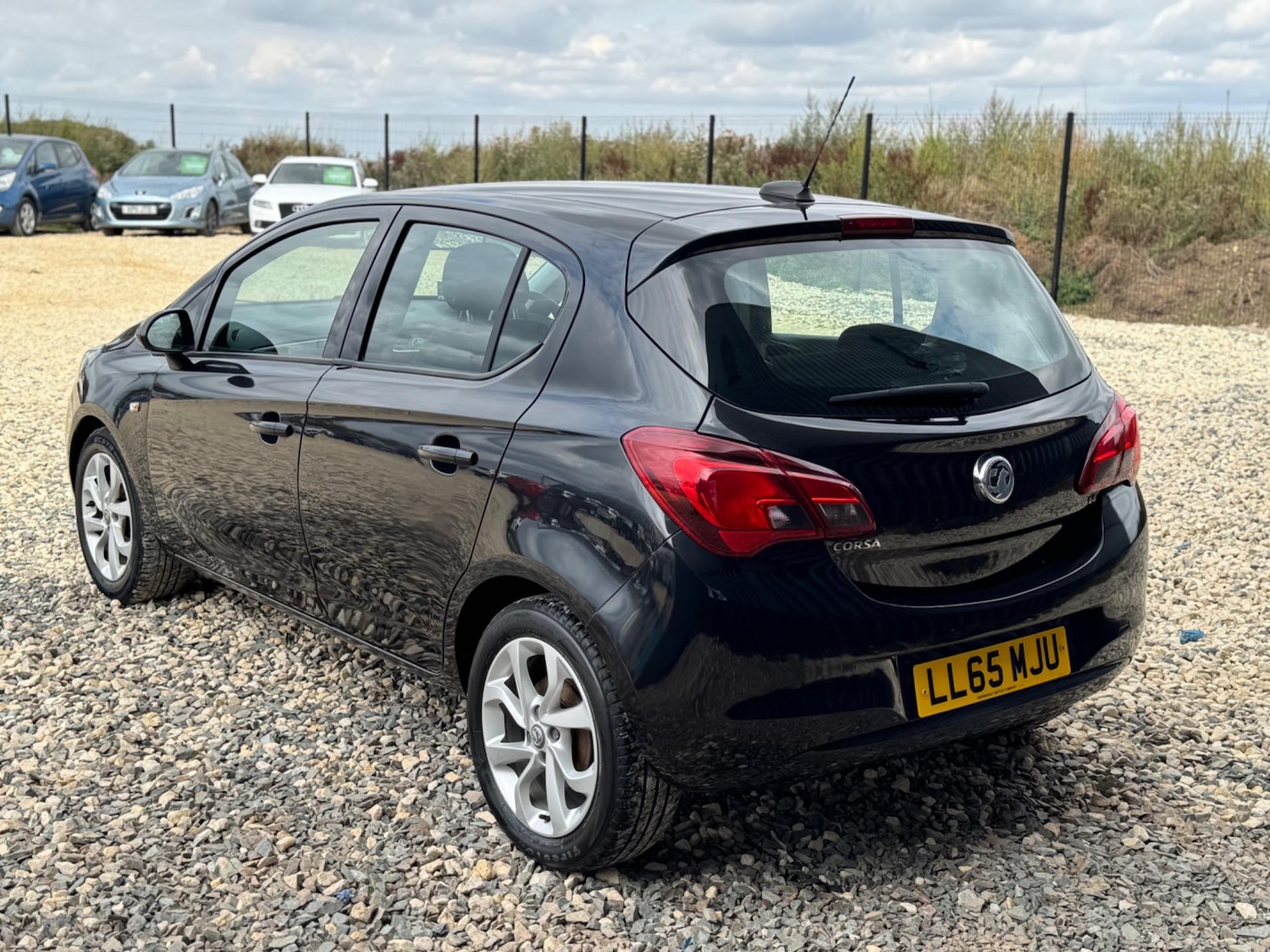 Used Vauxhall Corsa 2015 for sale - 76607270: Photo 6