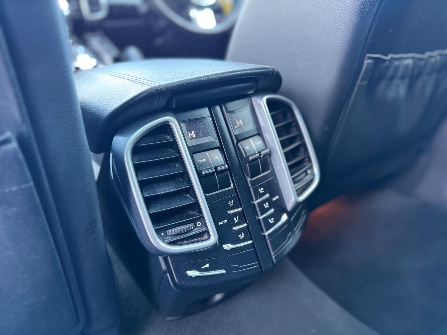 Used Porsche Cayenne 2010 for sale - 77237581: Photo 19