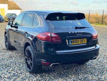 Used Porsche Cayenne 2010 for sale - 77237581: Photo