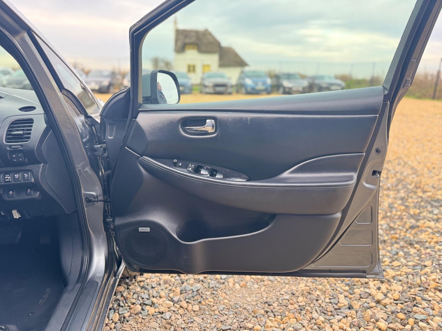 Used Nissan Leaf for sale - 77215915: Photo 24