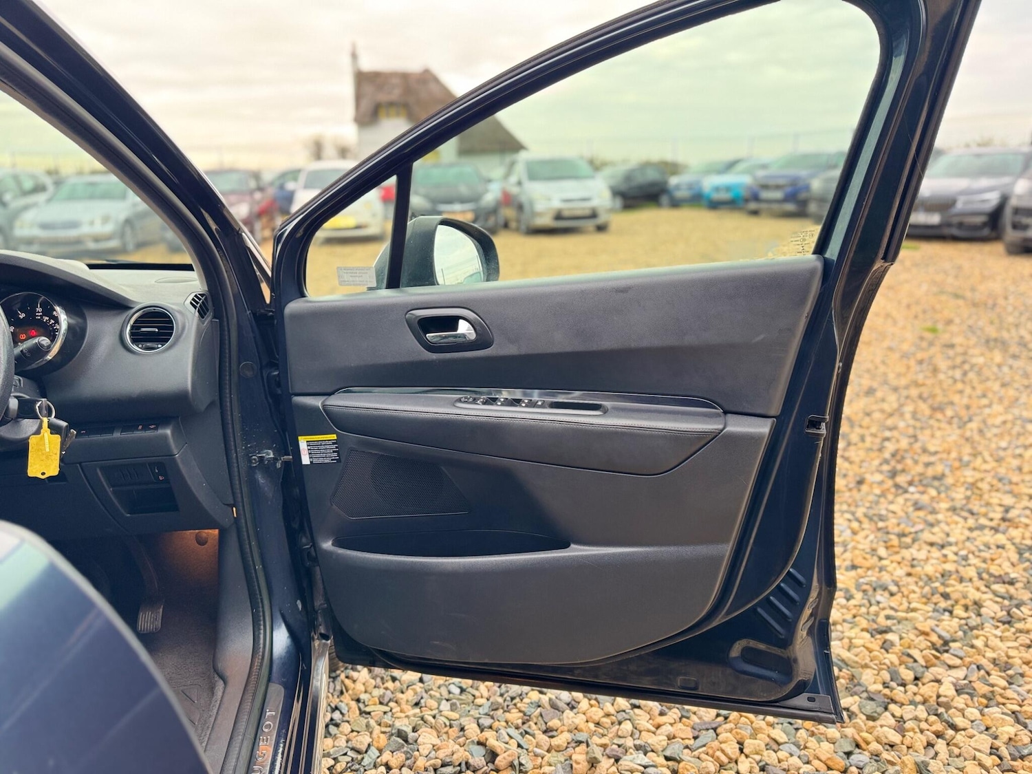 Used Peugeot 3008 2014 for sale - 76887401: Photo 25