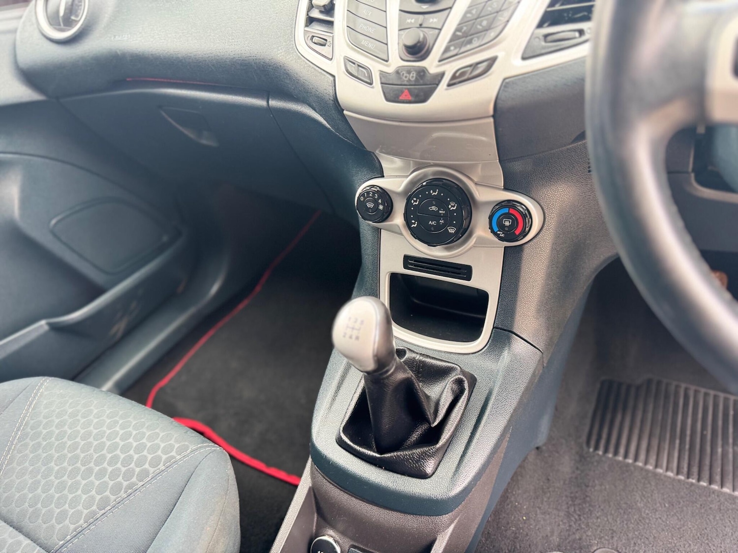 Used Ford Fiesta 2012 for sale - 76607483: Photo 28