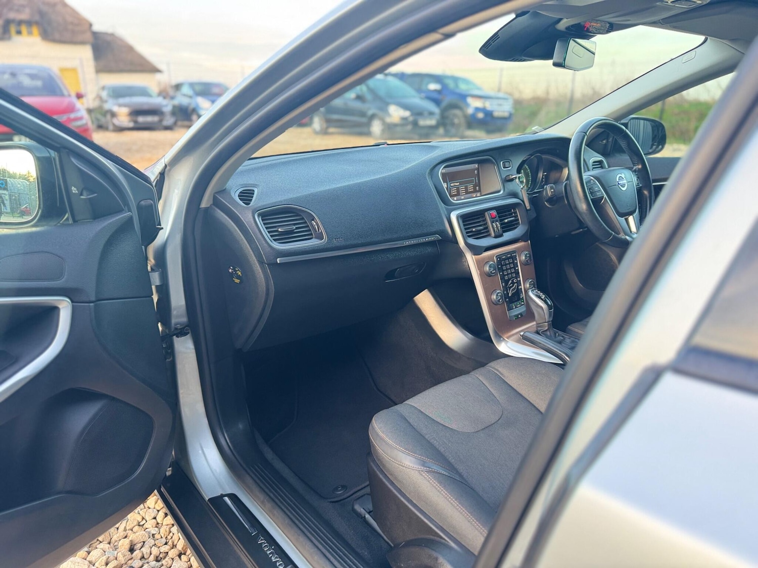 Used Volvo V40 Cross Country for sale - 78086897: Photo 11