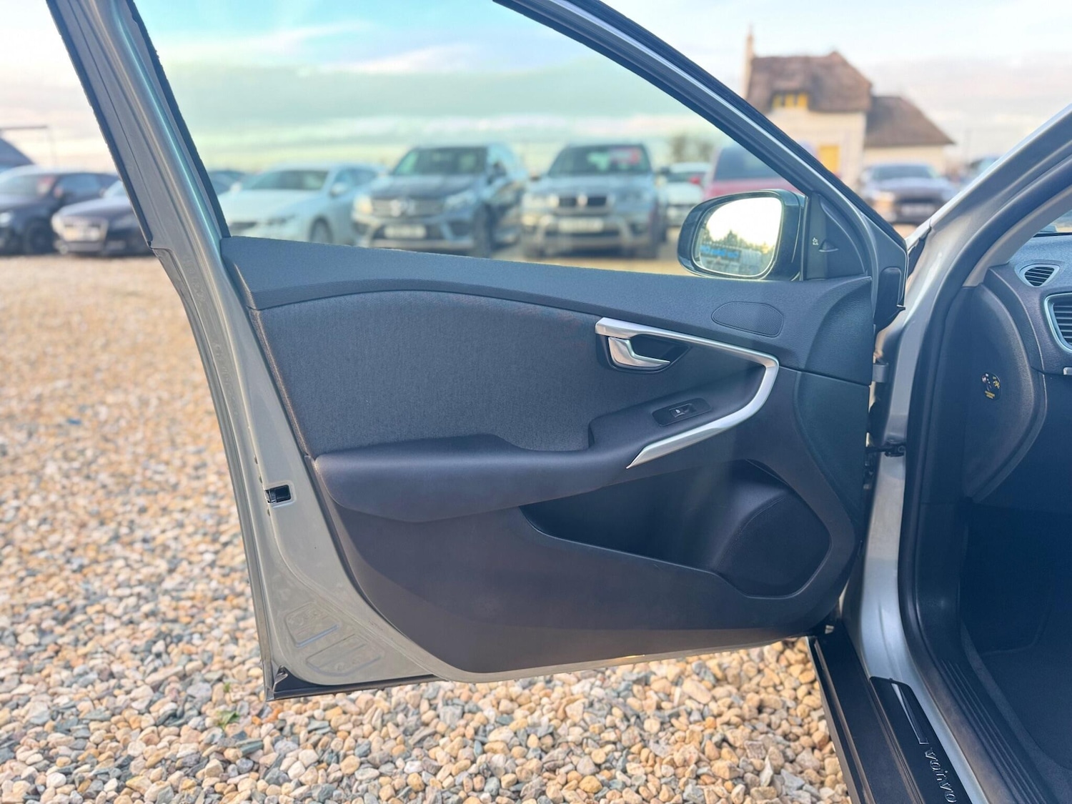 Used Volvo V40 Cross Country for sale - 78086897: Photo 19