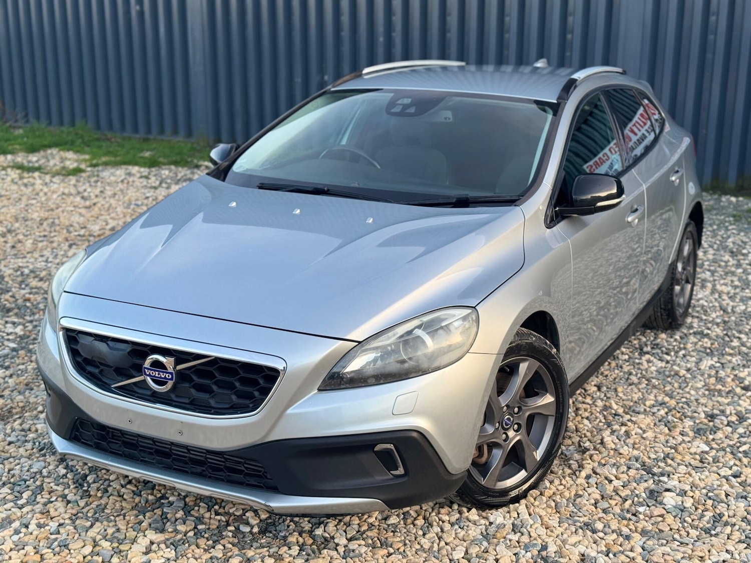 Used Volvo V40 Cross Country for sale - 78086897: Photo 3