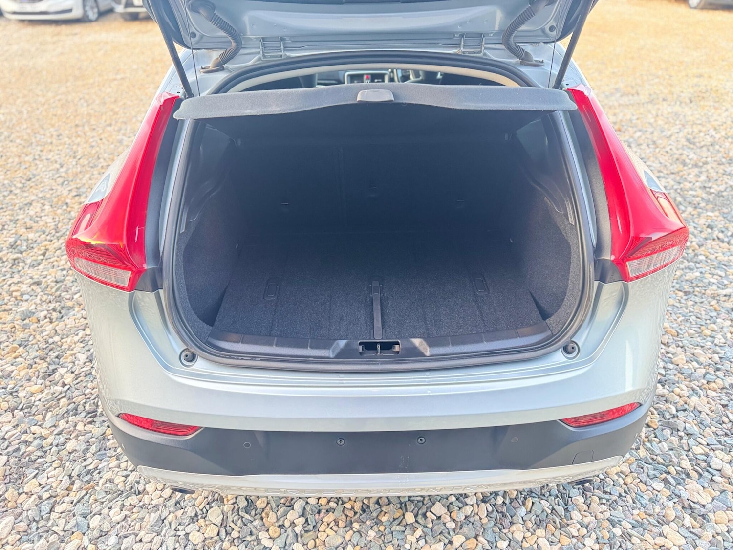 Used Volvo V40 Cross Country for sale - 78086897: Photo 30