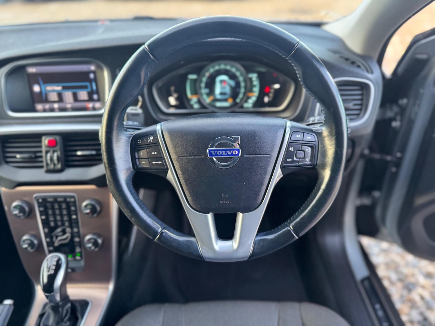 Used Volvo V40 Cross Country for sale - 78086897: Photo 31