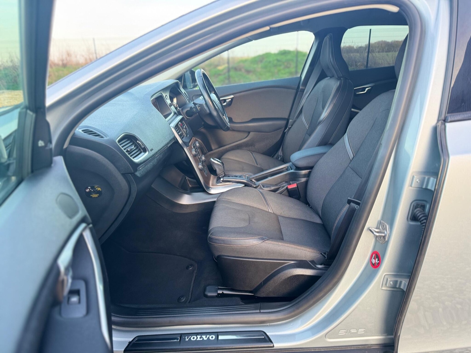 Used Volvo V40 Cross Country for sale - 78086897: Photo 32