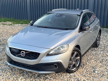 Used Volvo V40 Cross Country 2015 for sale - 78086897: Photo
