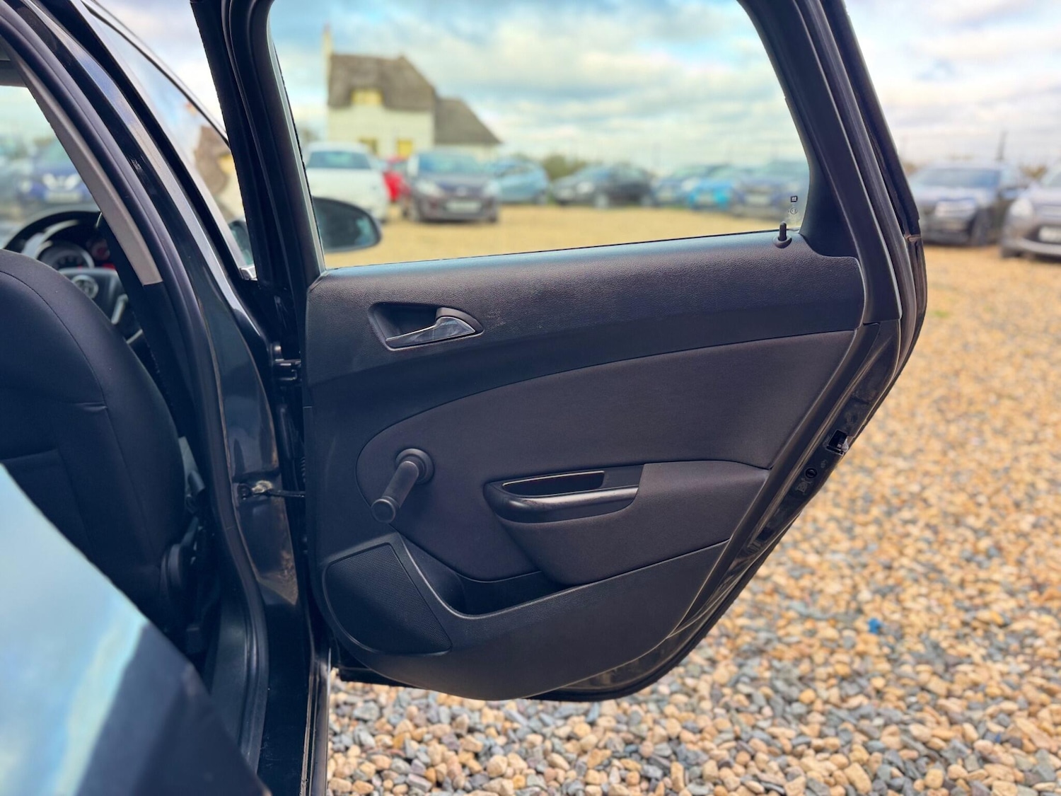 Used Vauxhall Astra 2012 for sale - 76867005: Photo 23