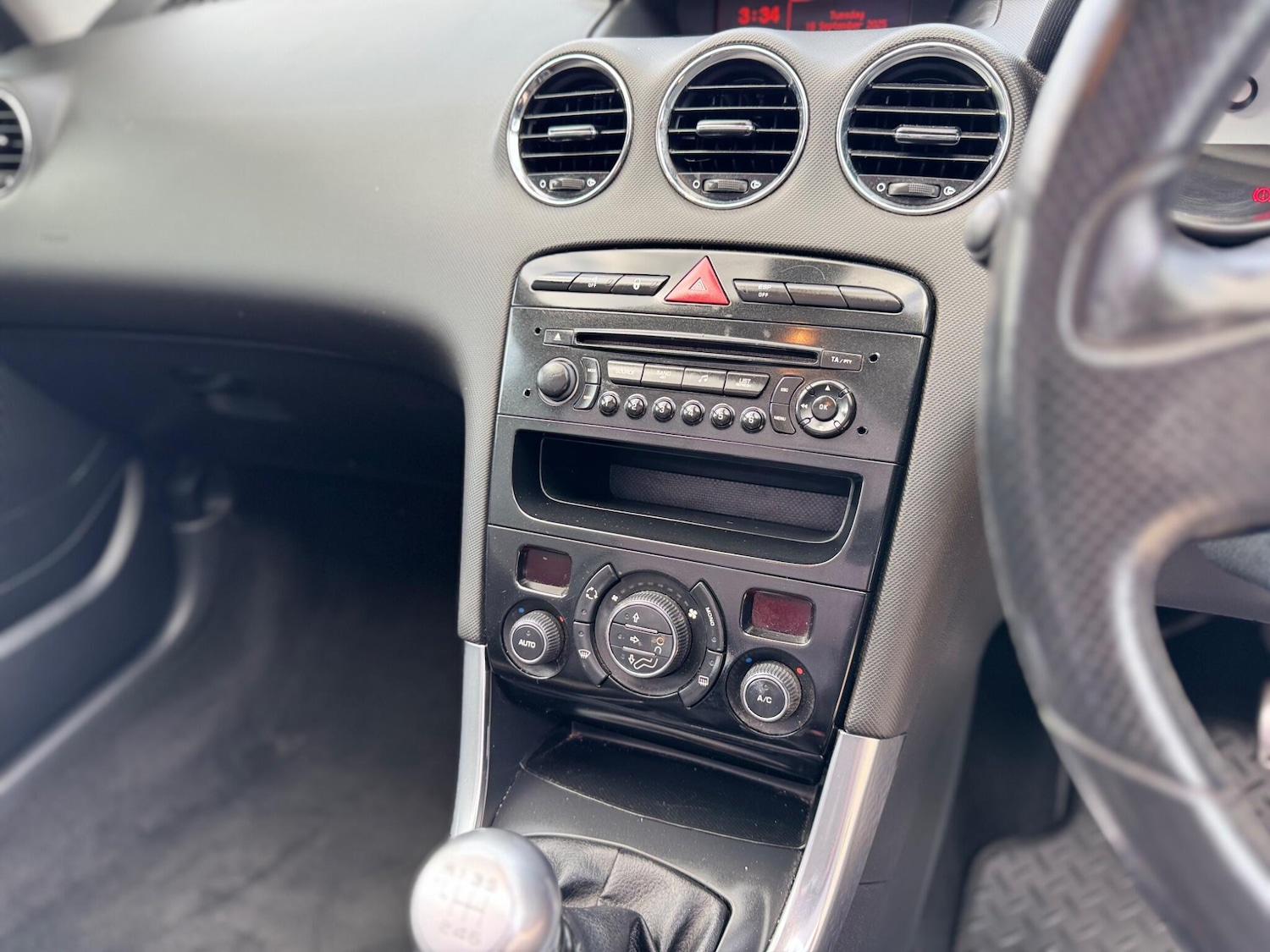 Used Peugeot 308 CC 2010 for sale - 76867031: Photo 27