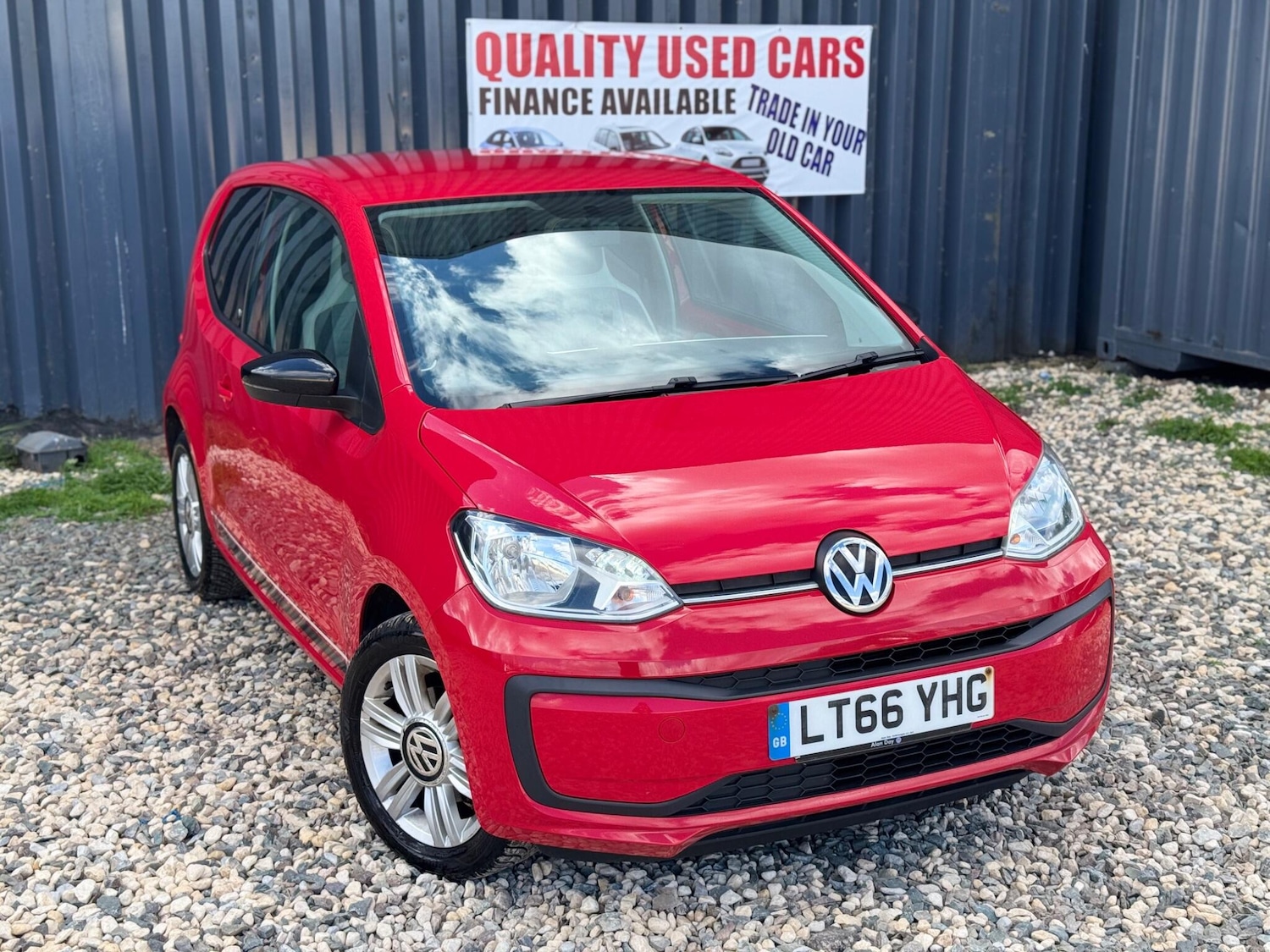 Used Volkswagen up! 2016 for sale - 76607303: Photo 1