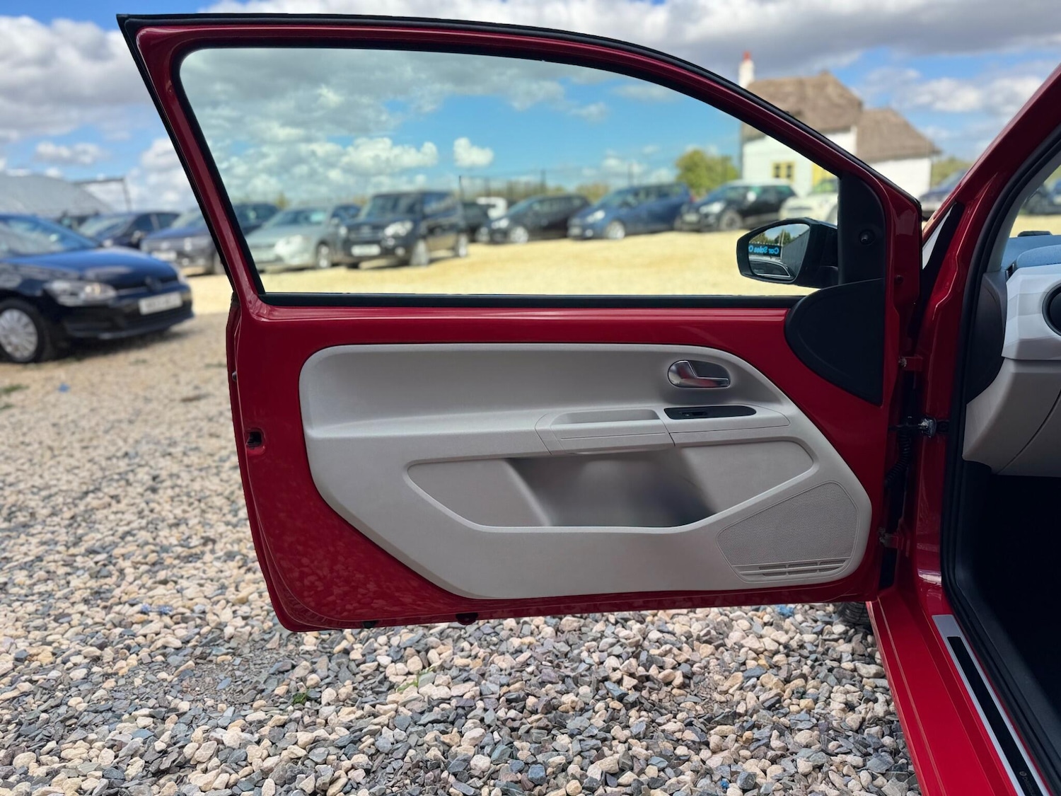 Used Volkswagen up! 2016 for sale - 76607303: Photo 11