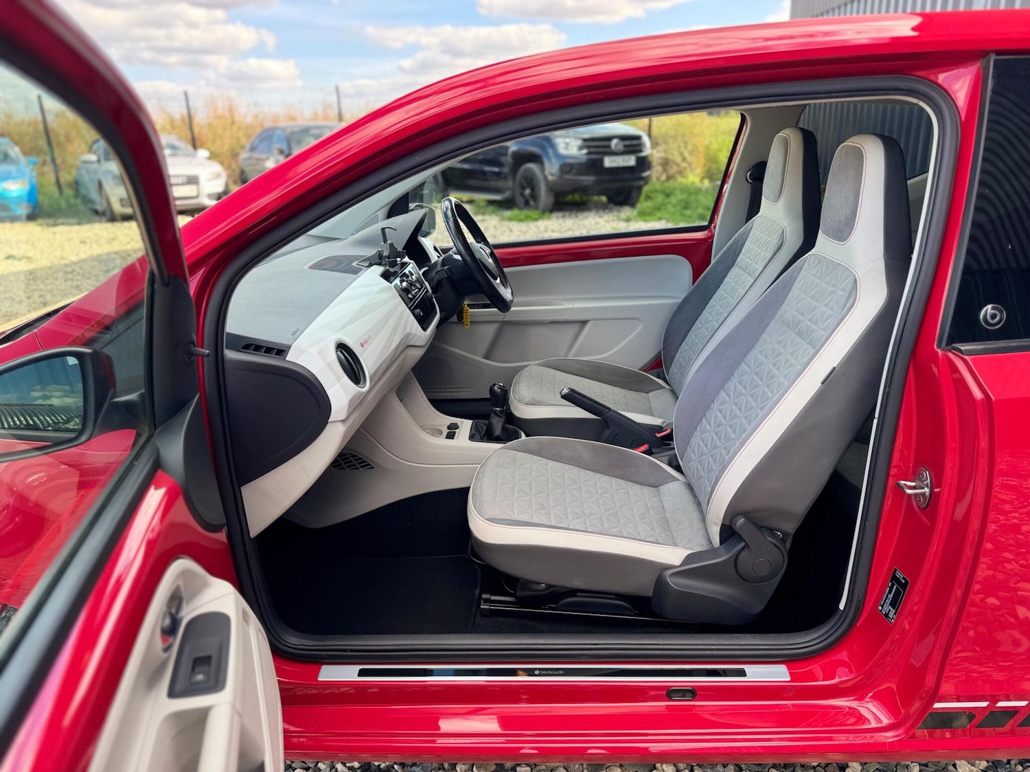 Used Volkswagen up! 2016 for sale - 76607303: Photo 15