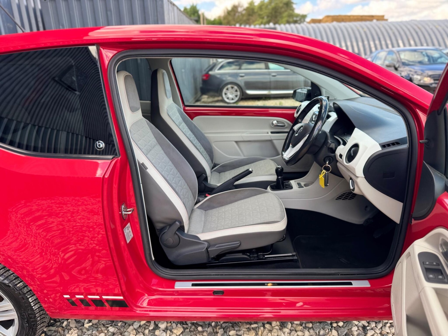 Used Volkswagen up! 2016 for sale - 76607303: Photo 23