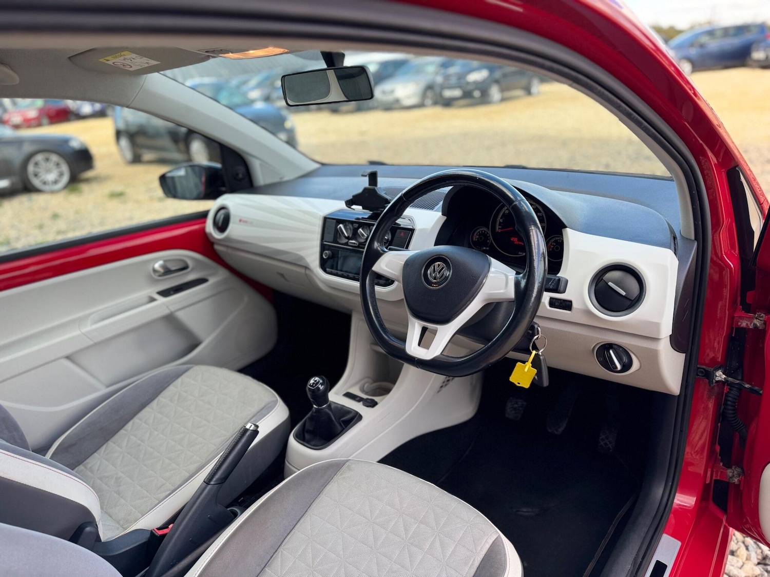 Used Volkswagen up! 2016 for sale - 76607303: Photo 24