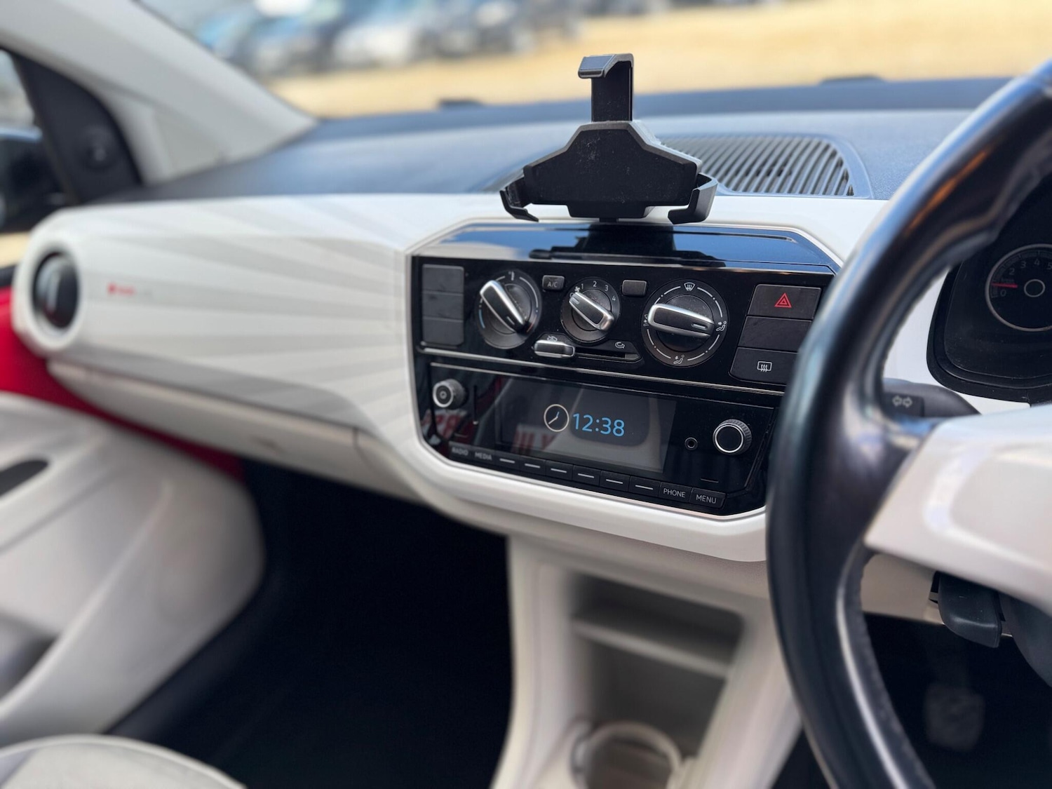 Used Volkswagen up! 2016 for sale - 76607303: Photo 25