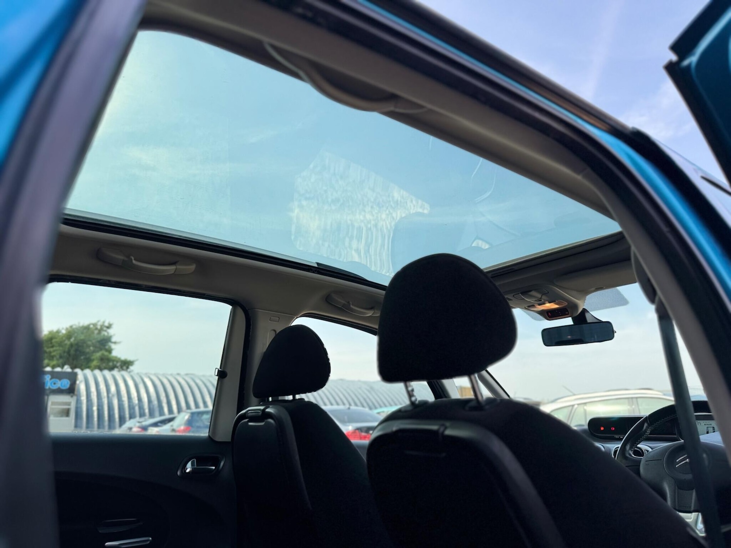 Used Citroen C3 Picasso 2009 for sale - 76607951: Photo 26