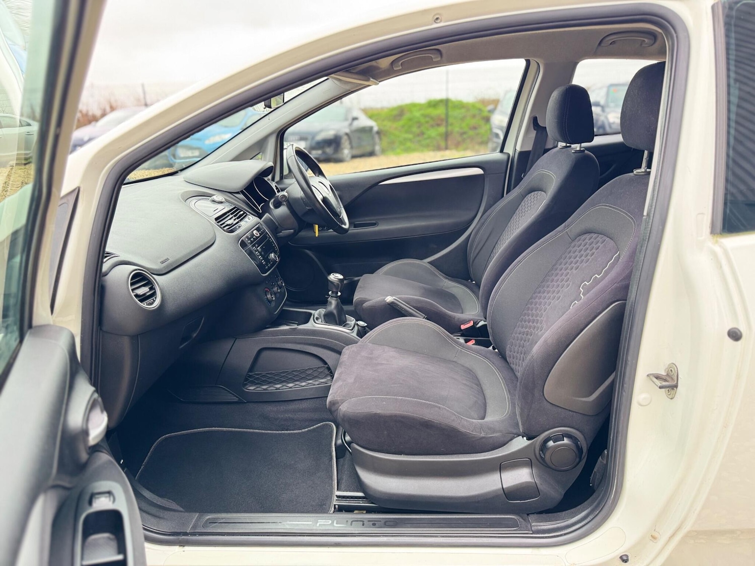 Used Fiat Punto 2014 for sale - 77524943: Photo 12